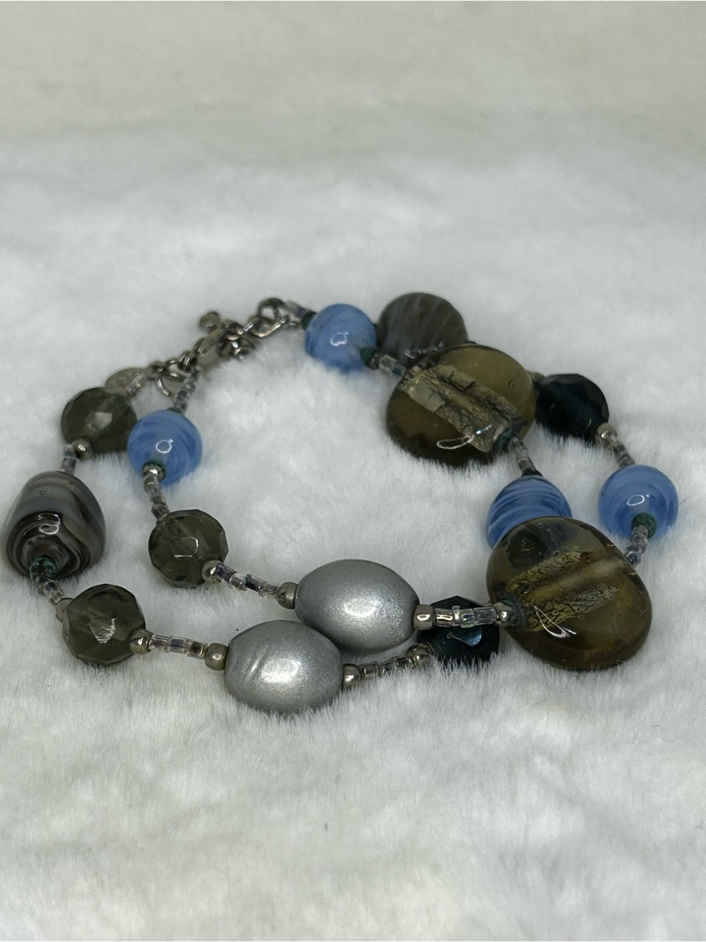 PREMIER DESIGNS TWO LAYER GLASS BEADS BRACELET